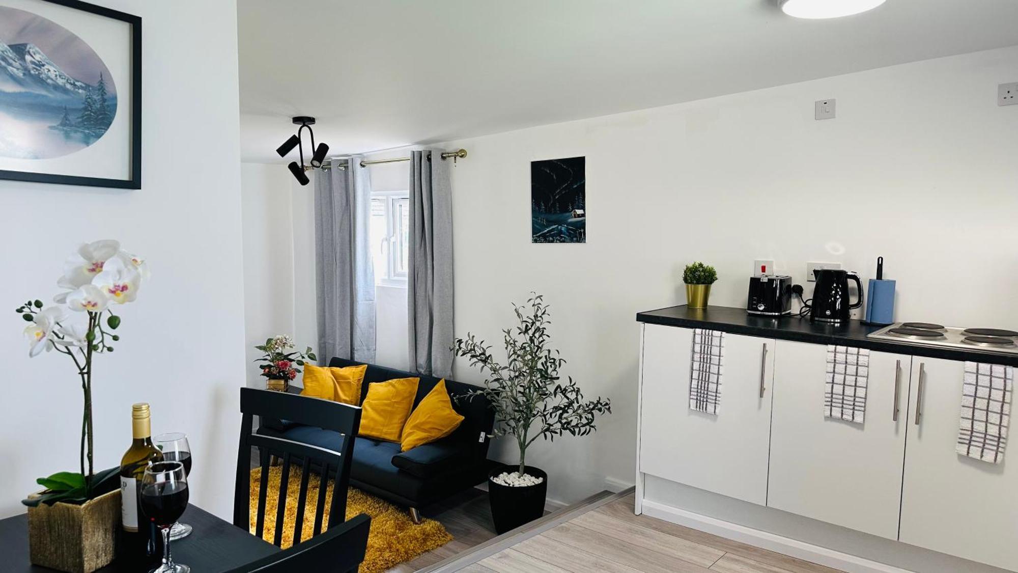Cosy And Comfy Apartment Лондон Екстериор снимка